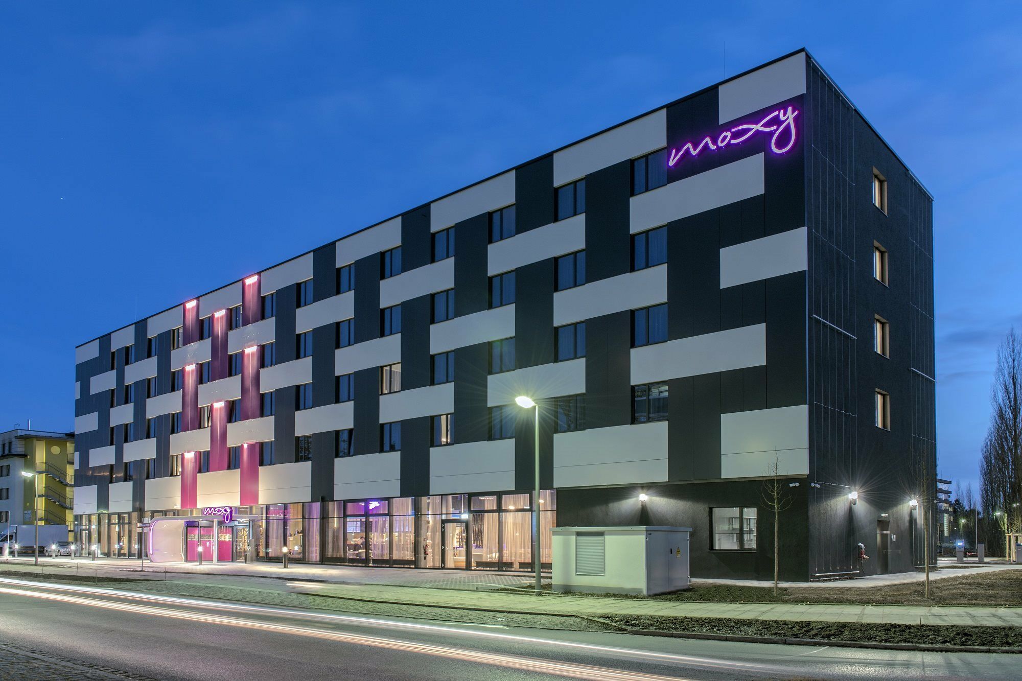 Отель Moxy Munich Messe Ашхайм Экстерьер фото